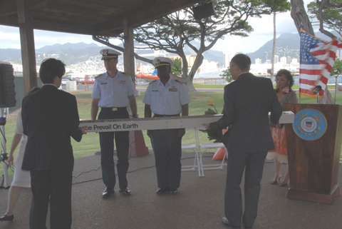 WPPS presents Peace Pole to Oahu Coast Guard-Hawaii-USA