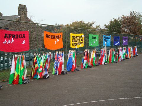 1000 students of Oldham join for World Peace Flag Ceremony-Scotland
