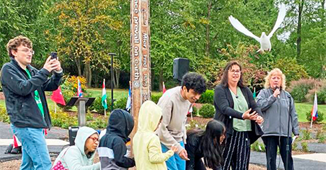 Monroeville Rotary Club dedicated Peace Pole to celebrate the International Day of Peace, Pennsylvania – USA